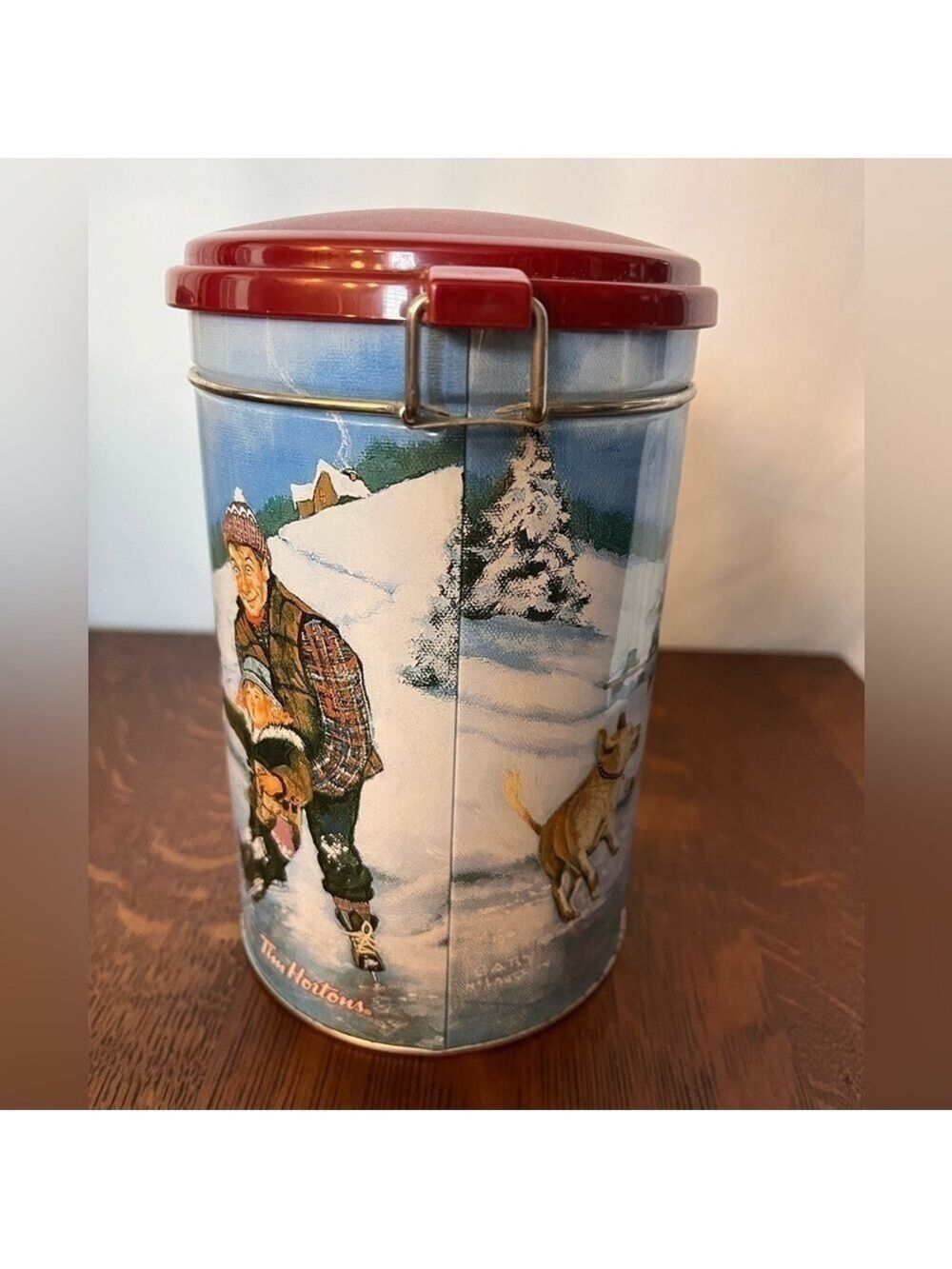 Limited Edition Tim Hortons collector tin. “Skating Pond” Collector series #003 - Picture 4 of 8